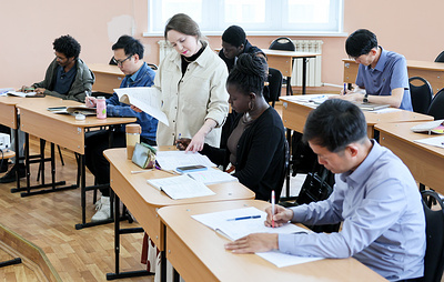 ЛДПР предложила обучать иностранцев в российских вузах только платно