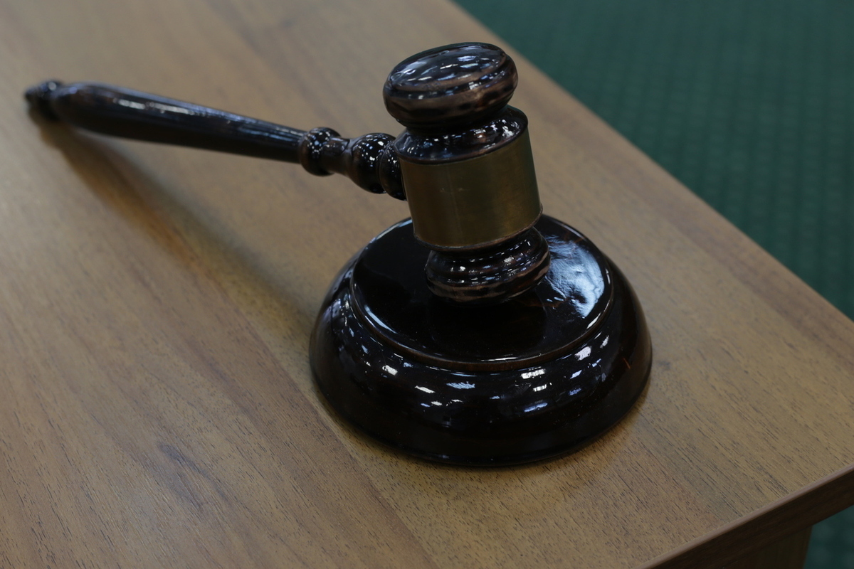 Суд обязал астраханскую выпускницу медвуза выплатить штраф за неотработку