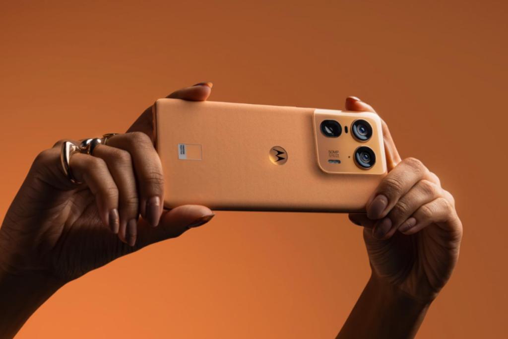 Motorola Edge 50 Ultra получил Android 17 с новым дизайном и функцией в стиле Dynamic Island