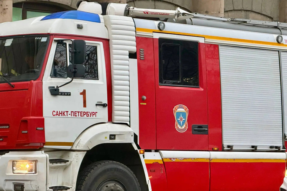 Пожарные потушили электропроводку в столовой на Лиговском проспекте