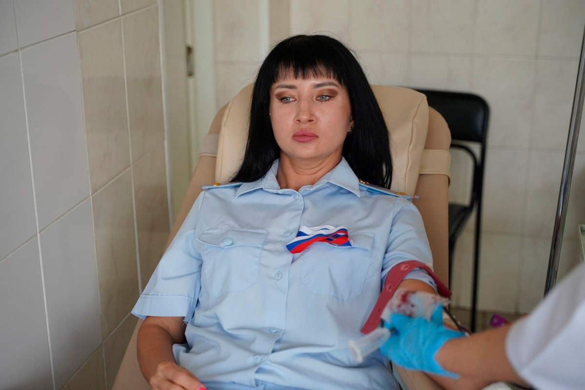 Липецкие полицейские стали донорами крови