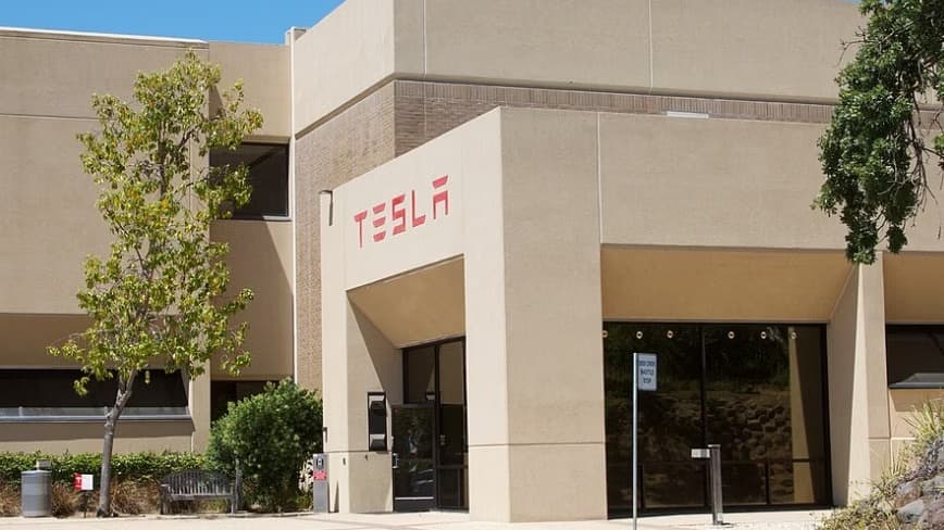 Tesla попросила у Лас-Вегаса 5000 роботакси, а получила разрешение на 10 машин без допуска в аэропорт и на скорости до 72 км/ч