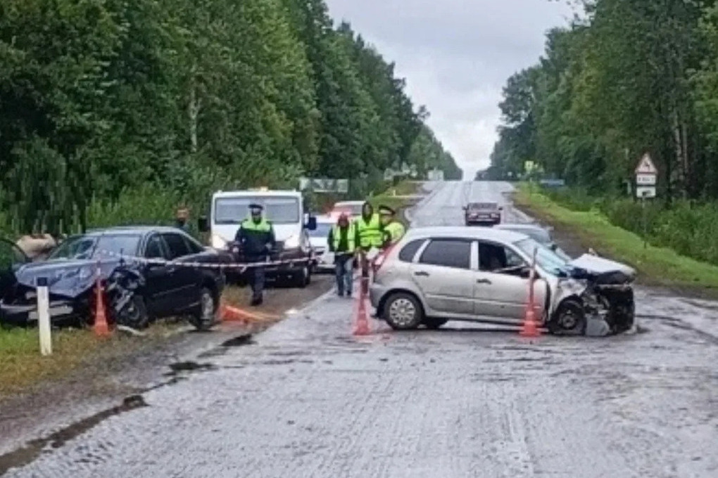 Пассажирка иномарки пострадала в ДТП с «Ладой» в Окуловском округе