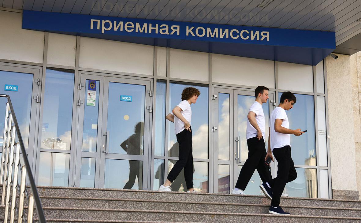 Кравцов подвел итоги приемной кампании в колледжи и техникумы