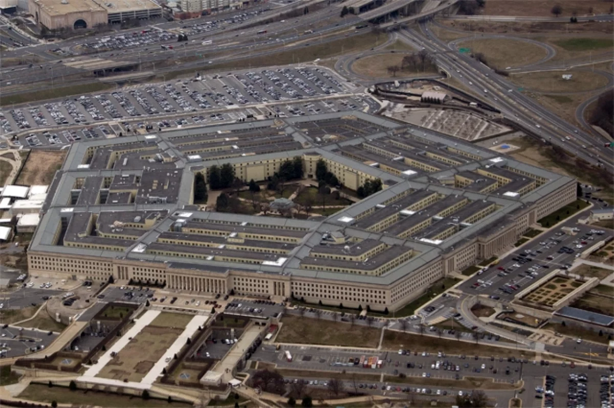Военный самолет США потерпел крушение у аэродрома Шабелли в Африке