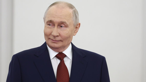 Путин посетил Архангельский собор после обнаружения мощей Дмитрия Донского