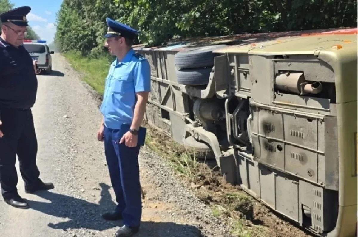 В Приморье опрокинулся автобус с детьми