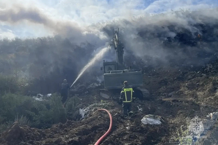 В Орловской области случился пожар на полигоне ТКО