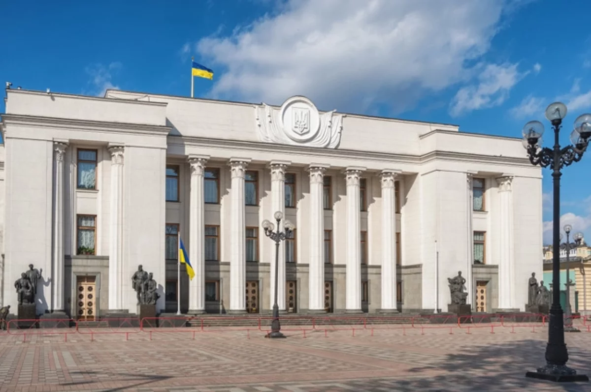 Заседание Рады перенесли из-за воздушной тревоги в Киеве