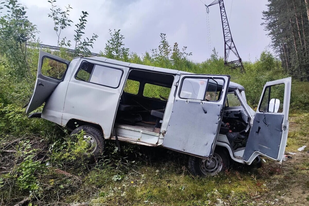 Двух ездоков на «буханке» отправили в реанимацию после ДТП у Ёнского