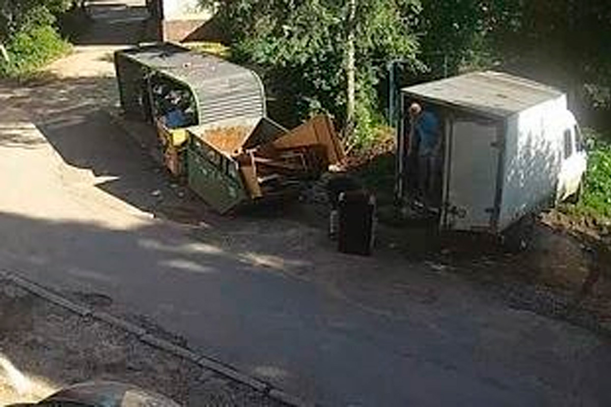 Липецкие водители продолжают нарушать правила утилизации отходов