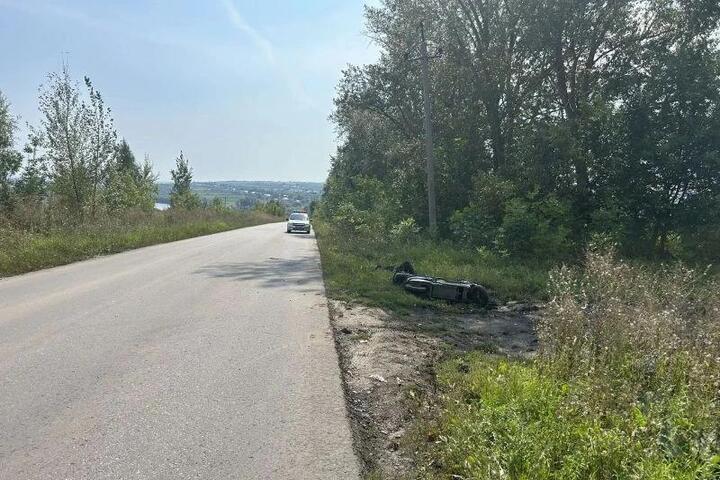Водитель электроскутера без шлема опрокинулся на дороге под Алатырем