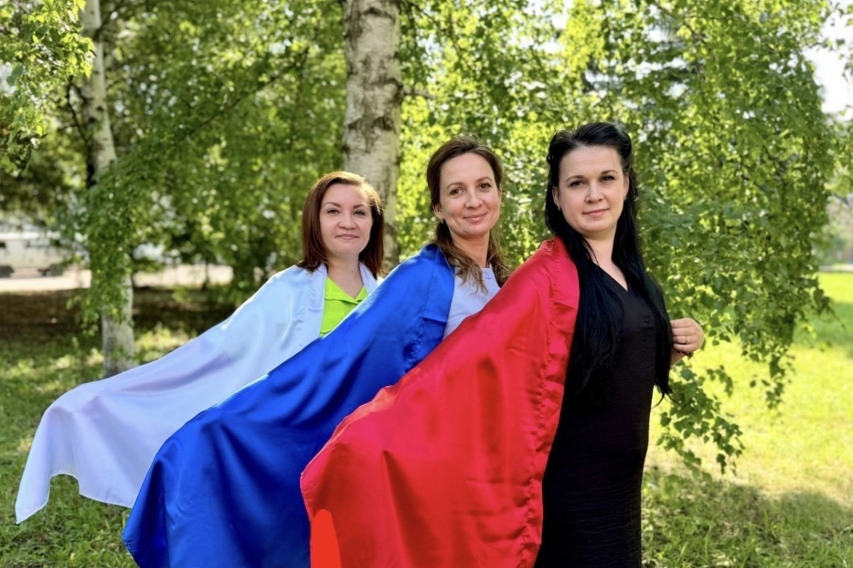В тамбовских сёлах и городах развернулись масштабные патриотические акции к Дню флага
