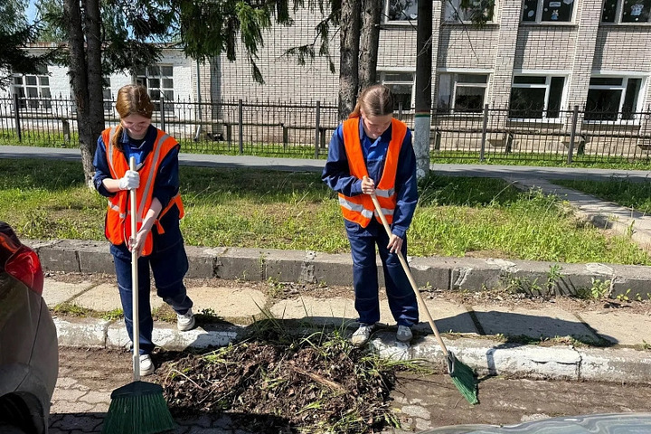 Более 1,3 тысячи подростков трудоустроились в Поморье этим летом