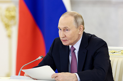 Путин призвал создать линейку атомных энергоблоков с конвейерной сборкой