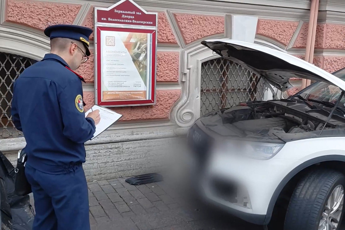 СК начал проверку после ДТП на Невском с шестью пострадавшими