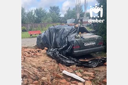 Смерч обрушился на российский регион и сорвал крышу дома семьи с младенцем
