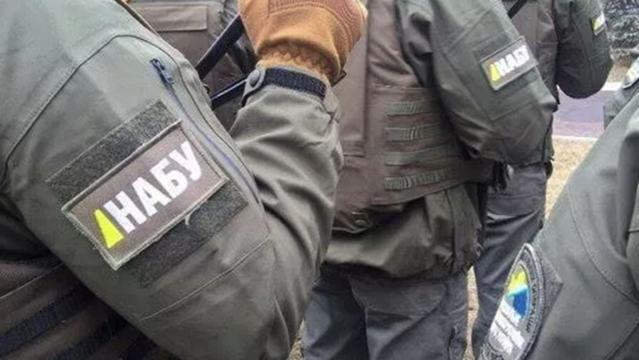 Фигурантов нового дела НАБУ внесли в базу "Миротворца" за "мародерство и кражи"