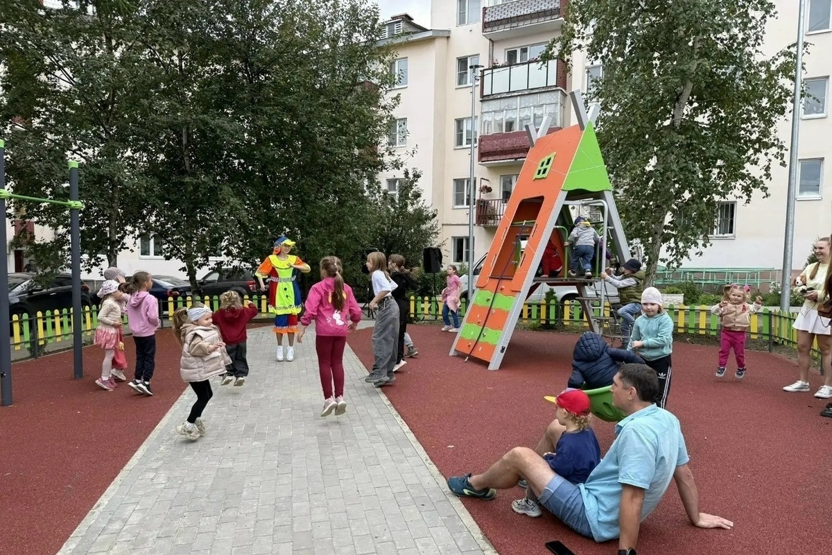 В Ярославле торжественно открыли новую благоустроенную площадку