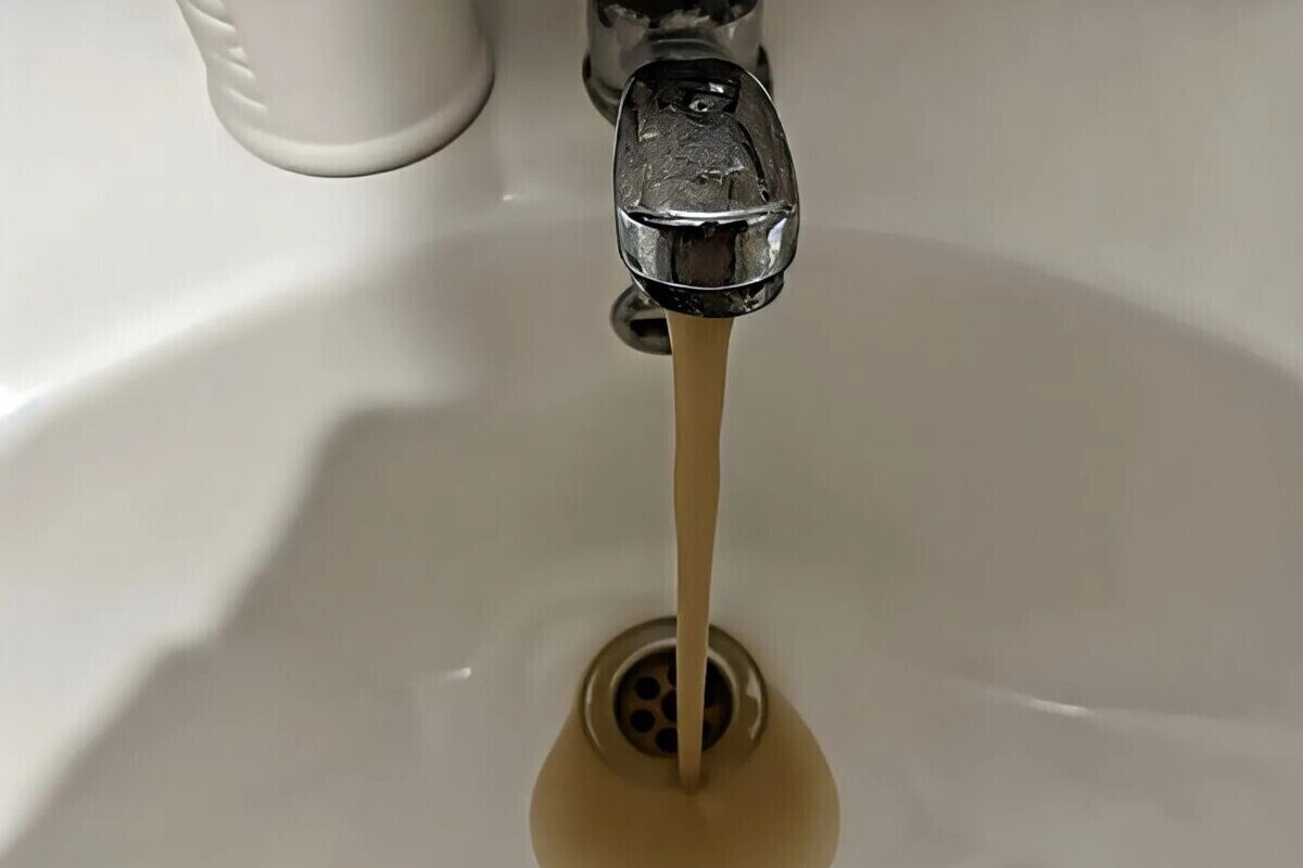 В Апатитах без воды остались школа и больница на Сосновой и Энергетической