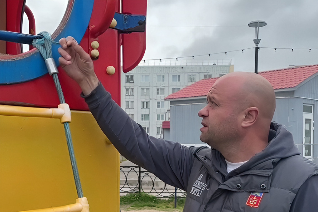 «Кораблик» в Заозерске дал течь и стал опасен для маленьких жителей города