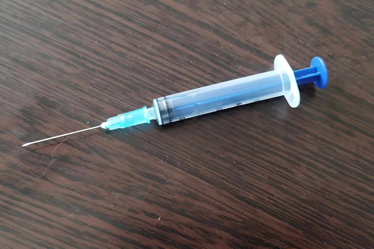 В Мурманской области 6,7 тысяч человек прошли вакцинацию от клещей