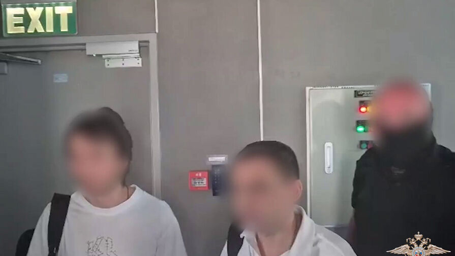 Из Вьетнама депортировали двух разыскиваемых за мошенничество россиян