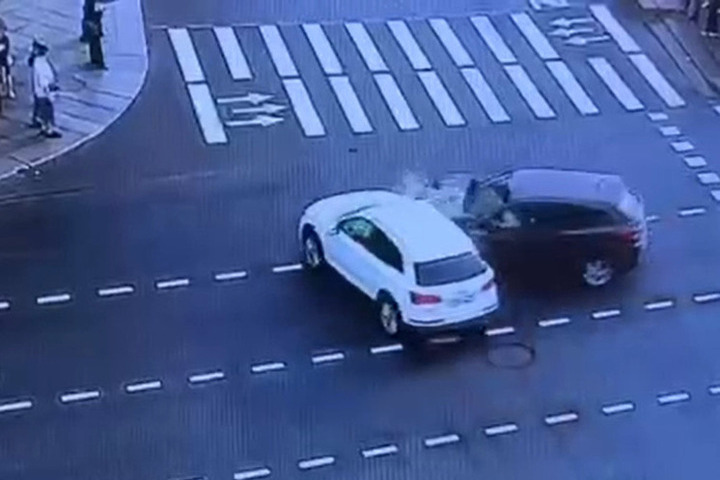 Пострадавшие в ДТП на Невском три девочки находятся в больнице в стабильном состоянии