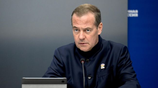 Медведев рассказал о степени готовности народной программы "Единой России"
