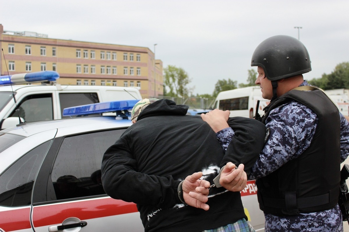 Смоленские Росгвардейцы провели учения в общеобразовательном учреждении