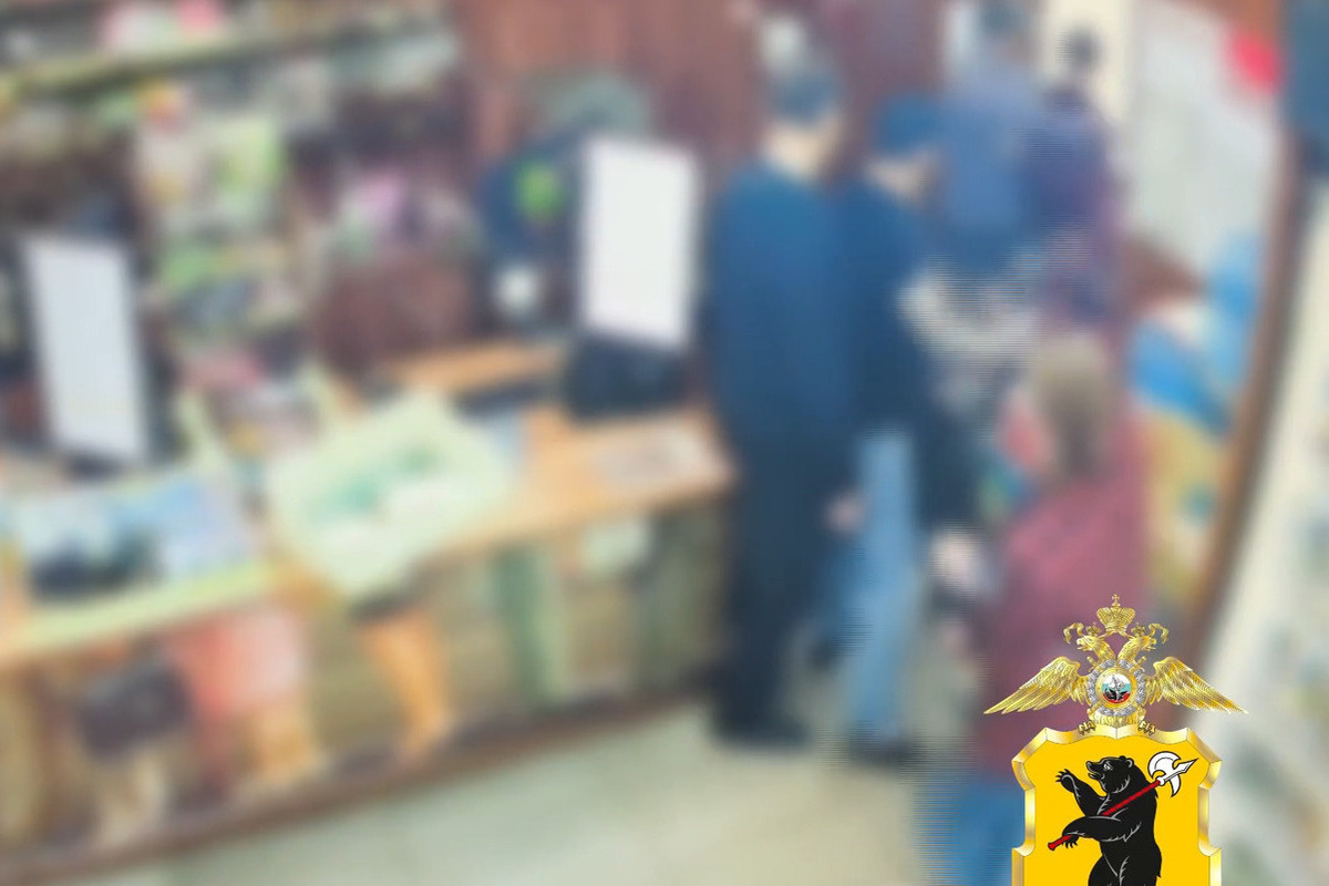 В Ярославле двое мужчин пытались силой отобрать в алкомаркете бутылку коньяка