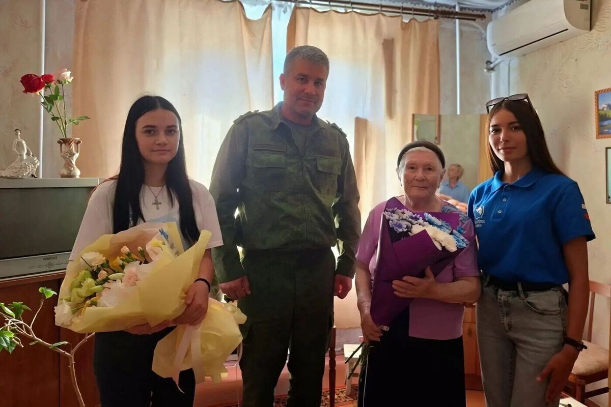 В Мелитополе ветерана ВОВ поздравили с Днём рождения