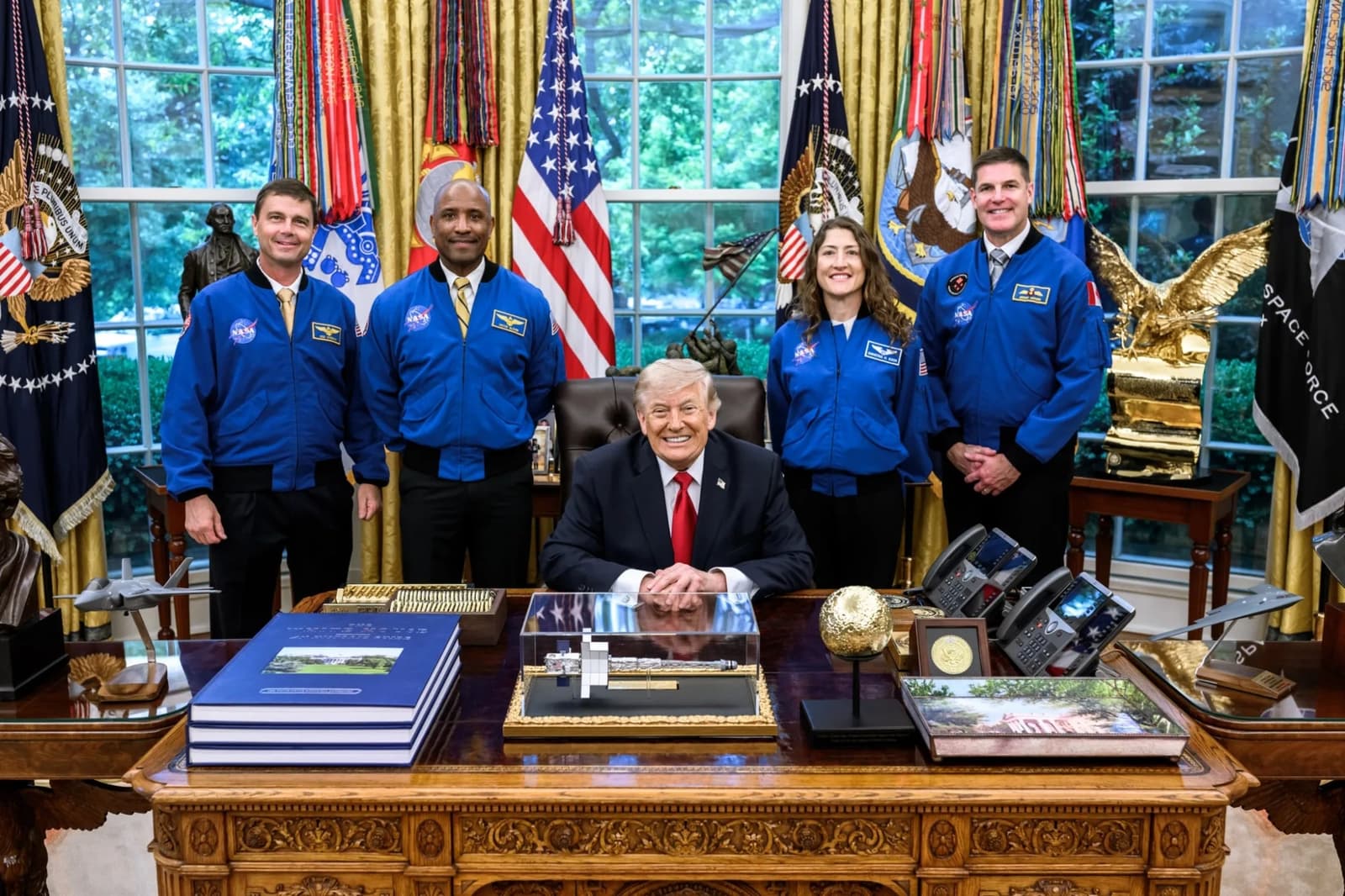 Экипаж Artemis II получит высшую космическую награду США после облёта Луны