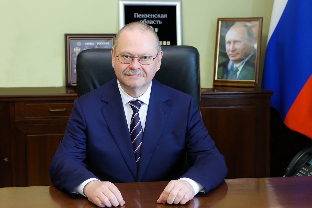 Олег Мельниченко поздравил пензенцев с Днем флага