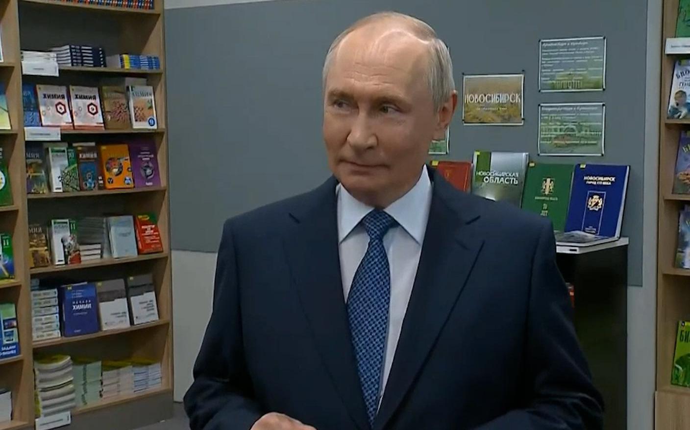 Путин встретился с молодыми учеными в Новосибирске