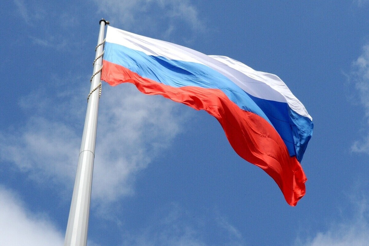 Аксёнов поздравил крымчан с Днем Государственного флага России