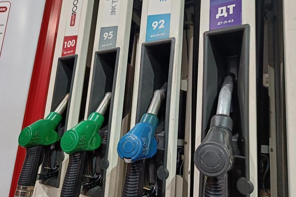 В Сочи 22 августа работают 52 автозаправки с запасами топлива