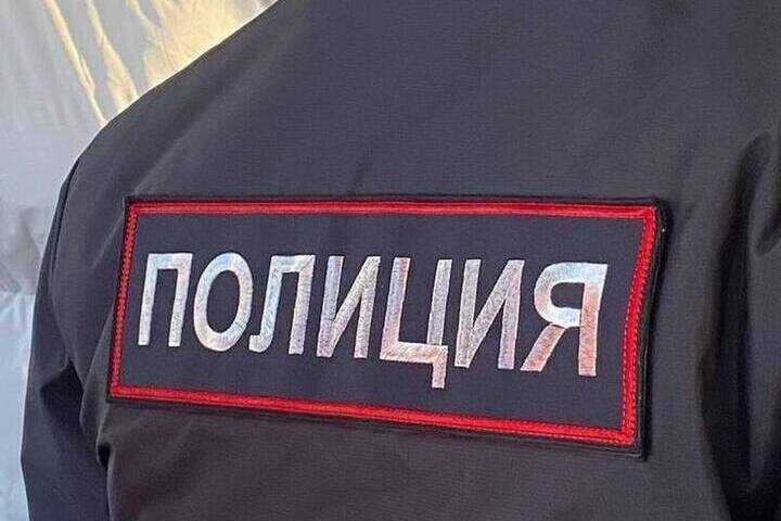 В российском городе мужчина напал на прохожую, жестоко избив ее