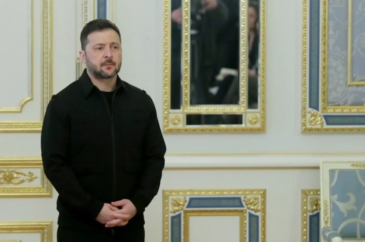 Боуз обвинил Зеленского в уничтожении украинской логистики