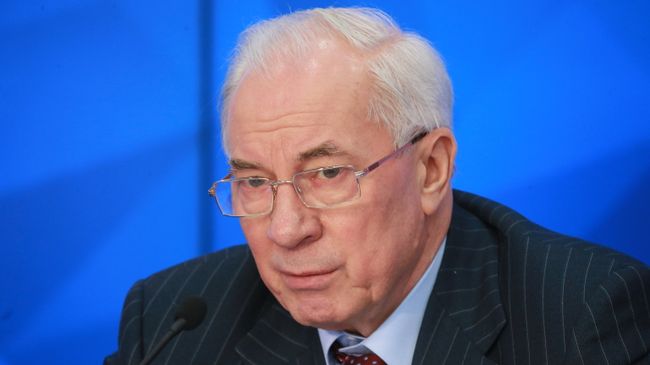 Азаров оценил потери Украины от простоя портов