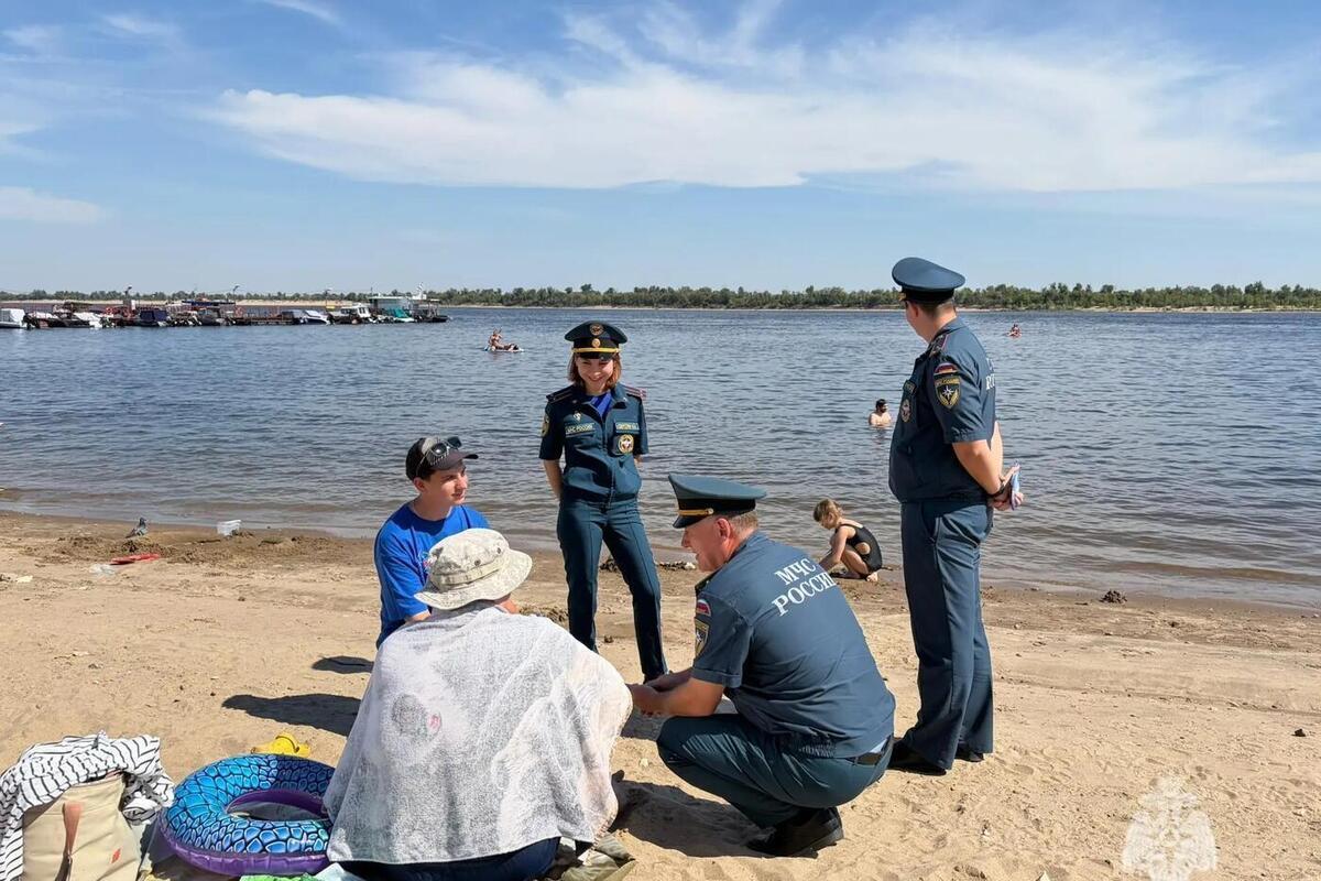 Спасатели напомнили волгоградцам правила поведения у воды