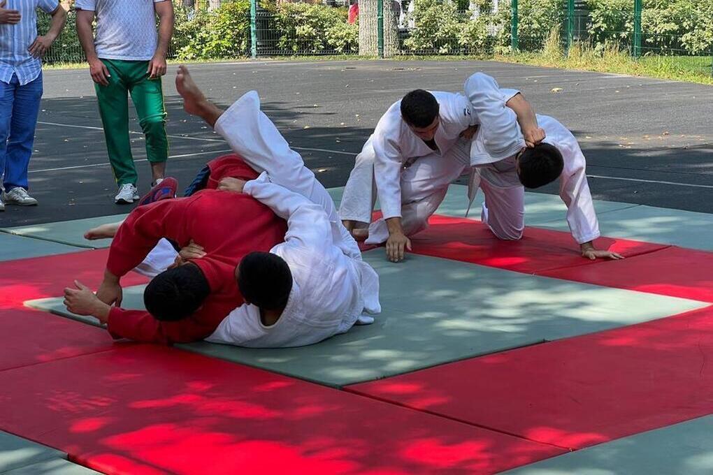 В спортучреждениях Кубани отметили День государственного флага России
