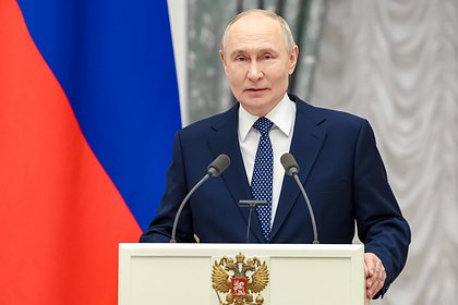 Путин поздравил россиян с Днем Государственного флага