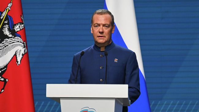 Медведев: Россия должна занять достойное место в технологической гонке мира