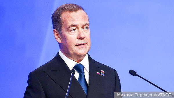 Медведев назвал Украину фантомной страной с разрушенными ценностями