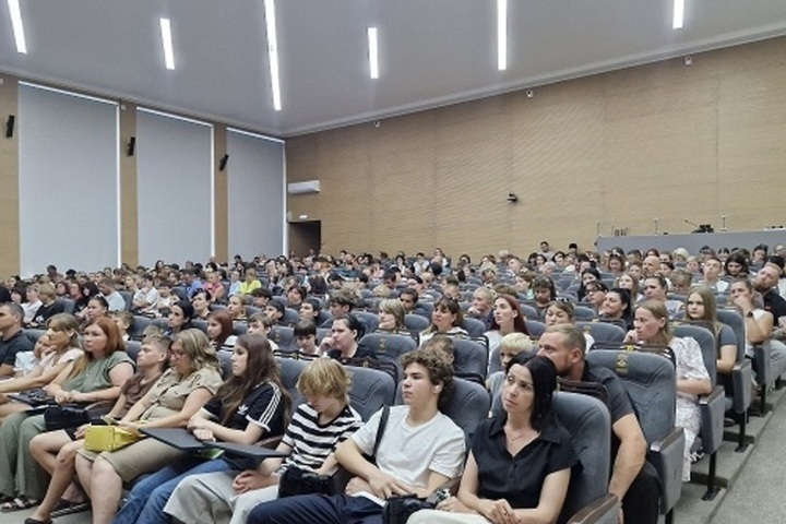 На Кубани полицейские рассказали родителям о защите детей в соцсетях и мессенджерах