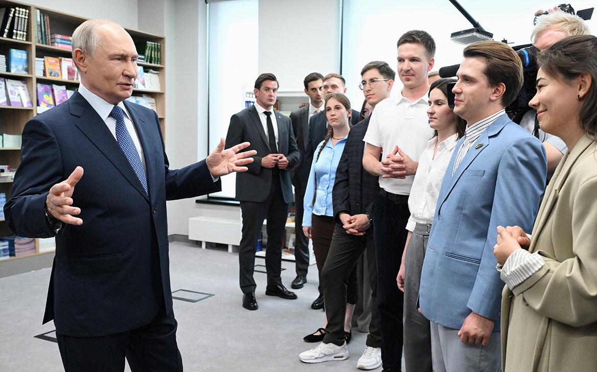 Путин спросил о риске разделения интеллектуалов и «нажимающих кнопочки»
