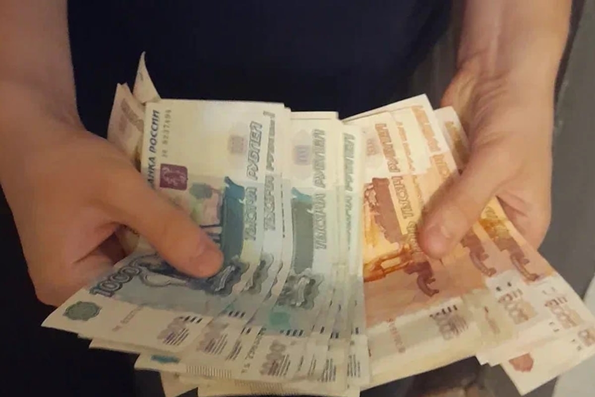 Абаканцев оштрафовали за громкие крики с музыкой и незаконное хранение мусора