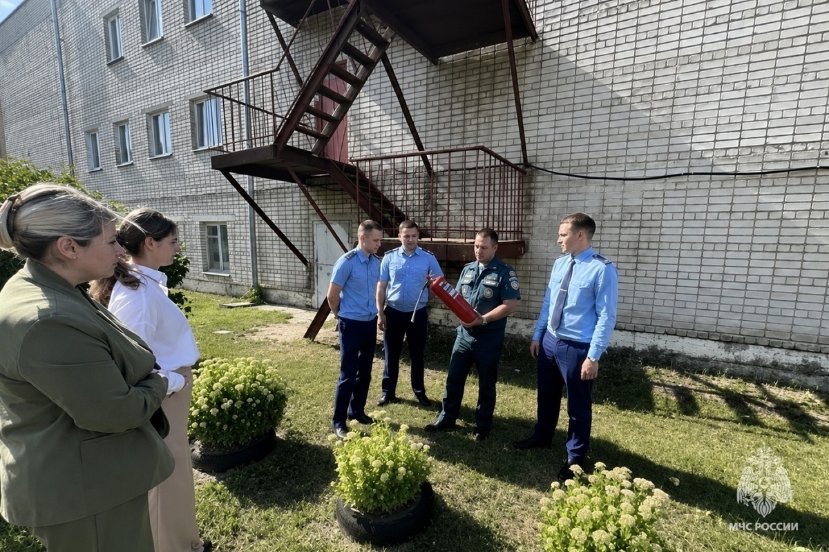 В Новозыбковской межрайонной прокуратуре прошли занятие по пожарной безопасности