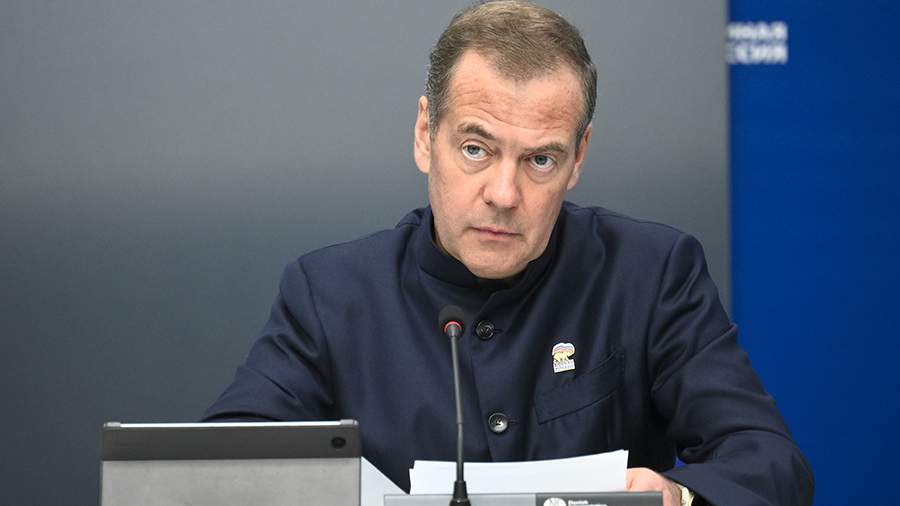 Медведев указал на дикий страх Зеленского перед нацистами